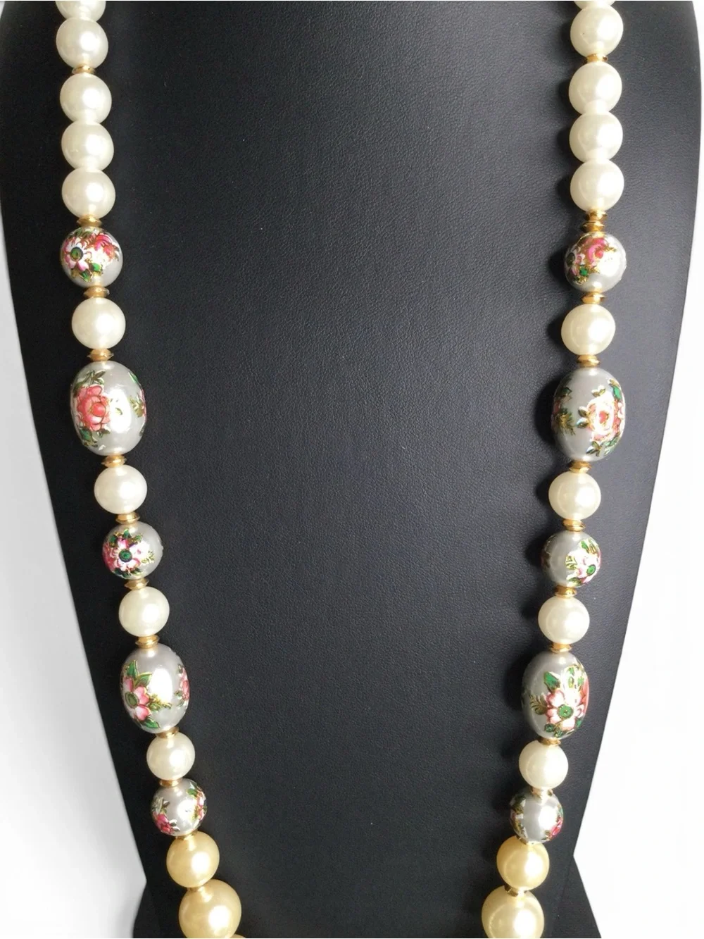 Vtg Graduated Faux‑Pearl Necklace w/ Gray Lacquered Tensha‑Style Floral Beads - Picture 9 of 15